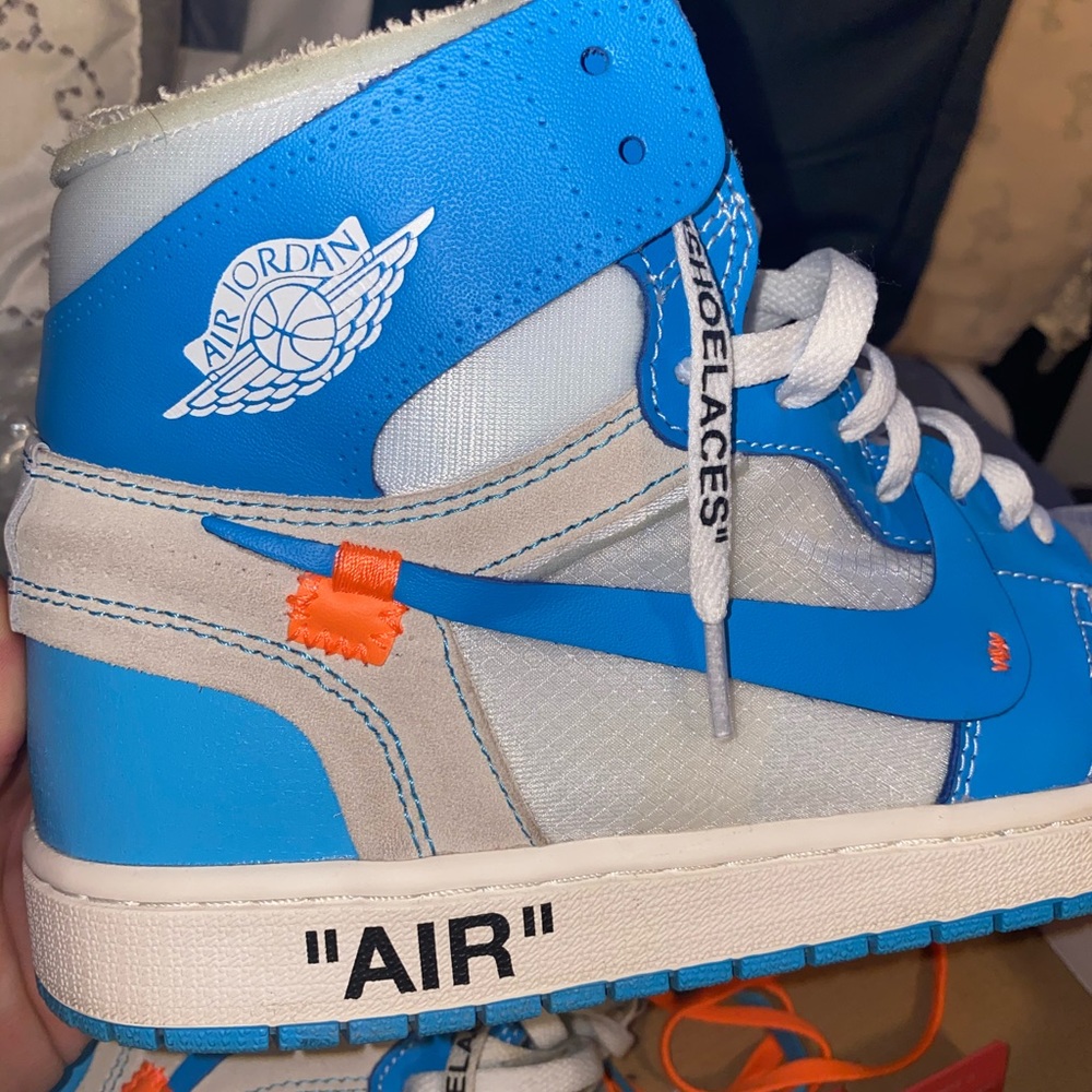 NIKE X OFF-WHITE AIR JORDAN 1 UNC